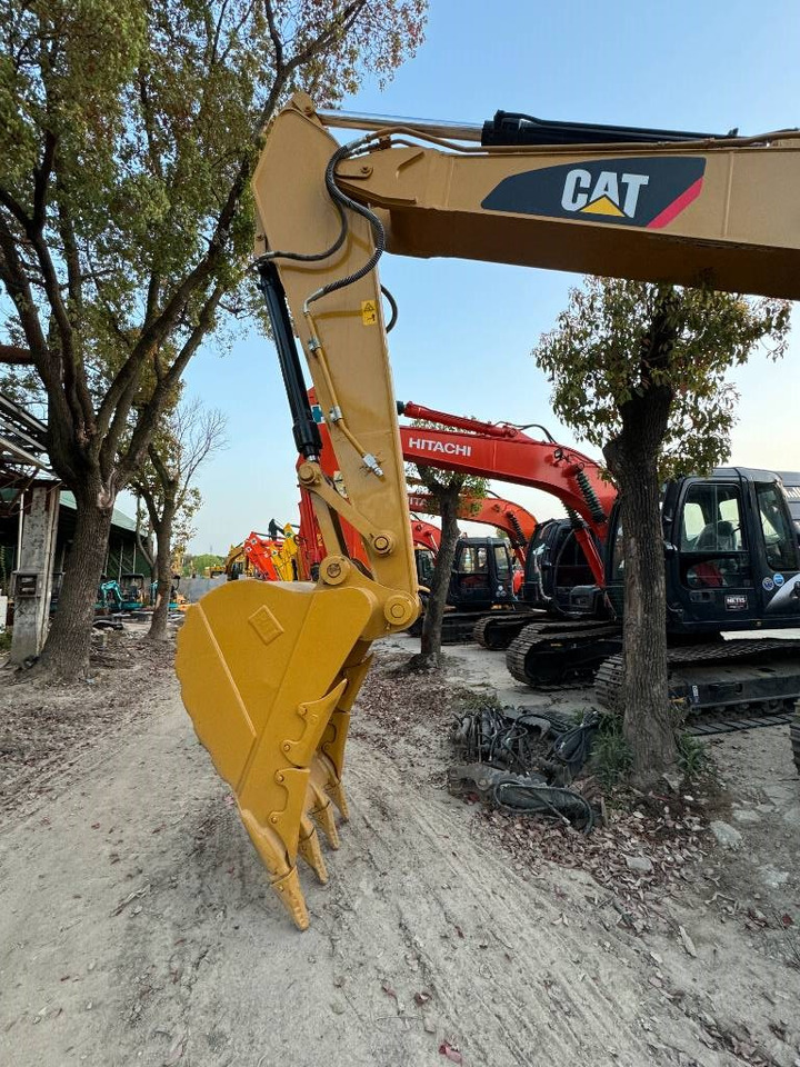 CAT 320D2L - Crawler excavator: picture 3 CAT 320D2L - Crawler excavator: picture 3