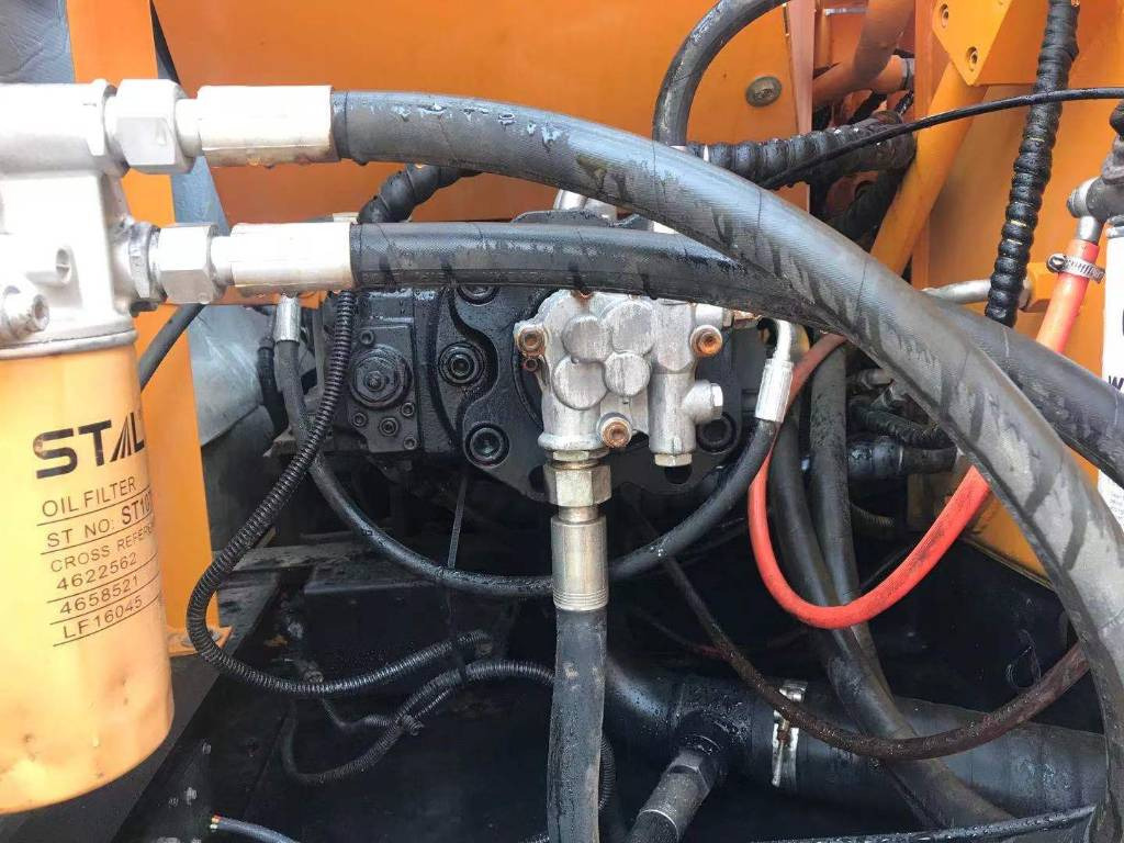 Crawler excavator Sany SY 135 C: picture 7