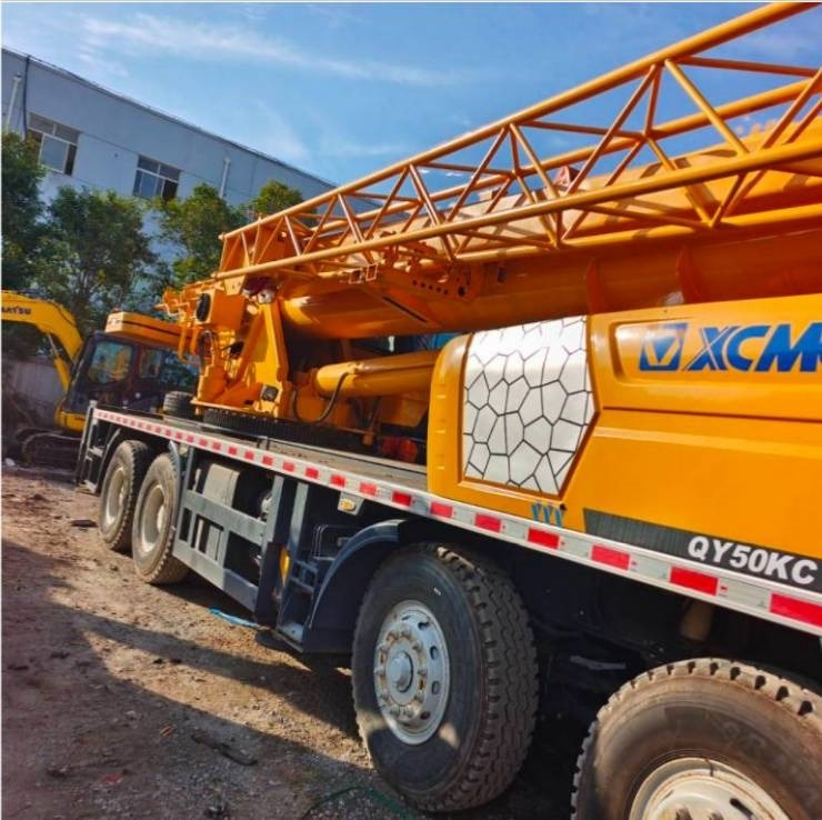 XCMG QY 50 - All terrain crane: picture 3 XCMG QY 50 - All terrain crane: picture 3