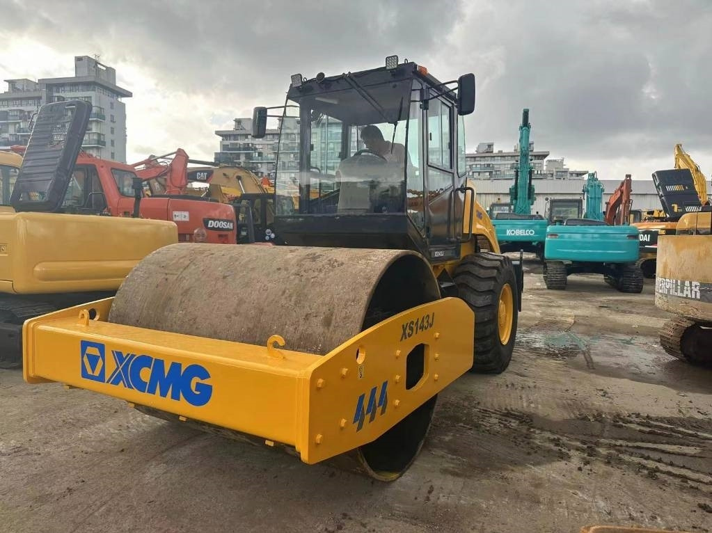 XCMG XS 143 - Compactor: picture 2 XCMG XS 143 - Compactor: picture 2