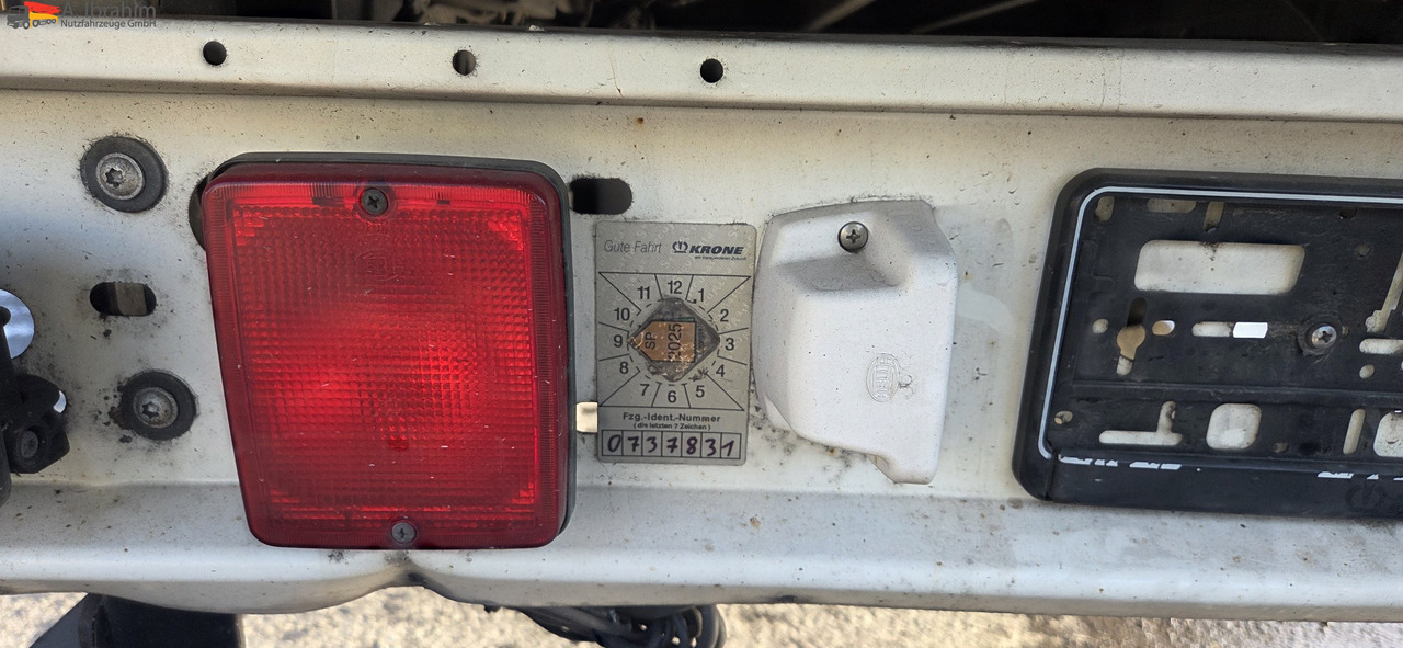 Curtainsider semi-trailer Krone SD Megatrailer Hubdach Liftachse | SAF Achsen: picture 6