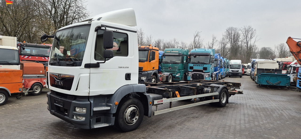MAN 12.250 LBW 1500 kg Dehollandia - Container transporter/ Swap body truck: picture 1 MAN 12.250 LBW 1500 kg Dehollandia - Container transporter/ Swap body truck: picture 1