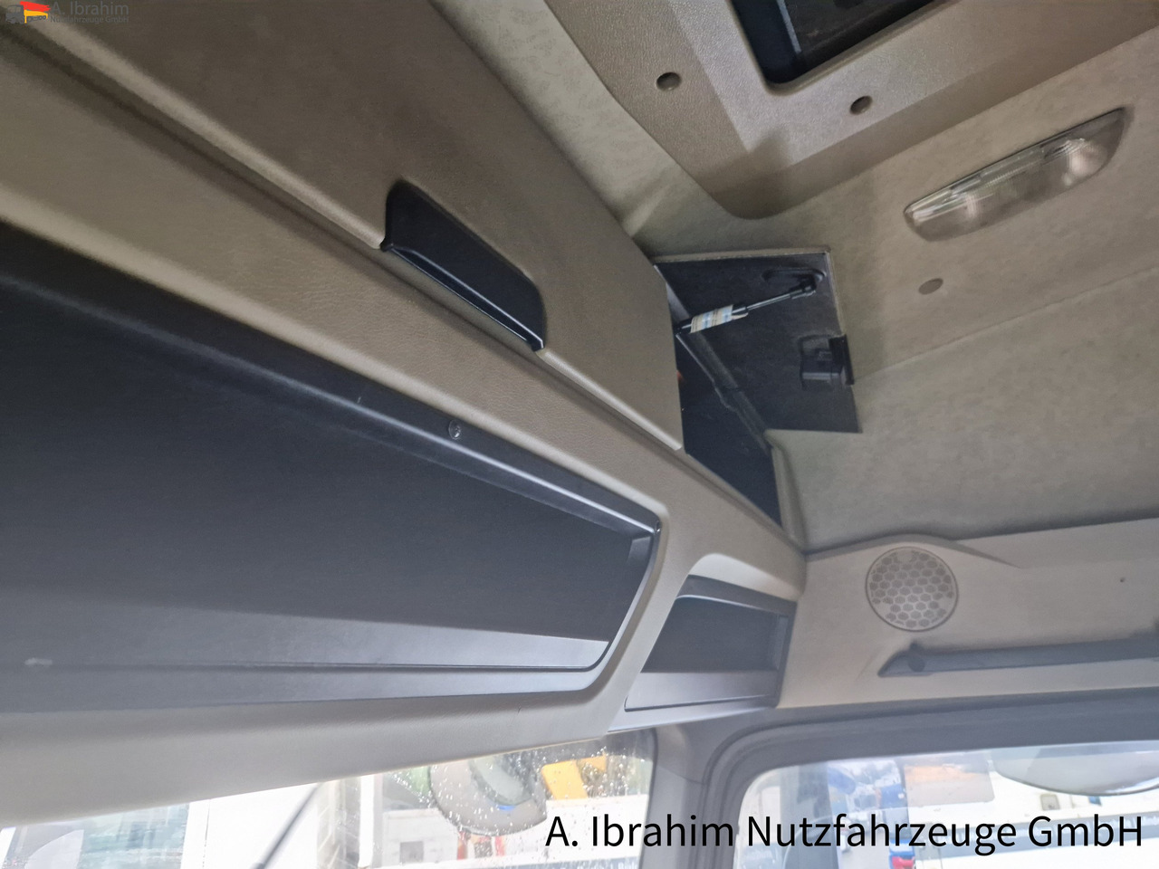 Tractor unit Mercedes-Benz 1845 Retarder Klima, Kühlschrank deutsches Fahrzeug: picture 7 Tractor unit Mercedes-Benz 1845 Retarder Klima, Kühlschrank deutsches Fahrzeug: picture 7