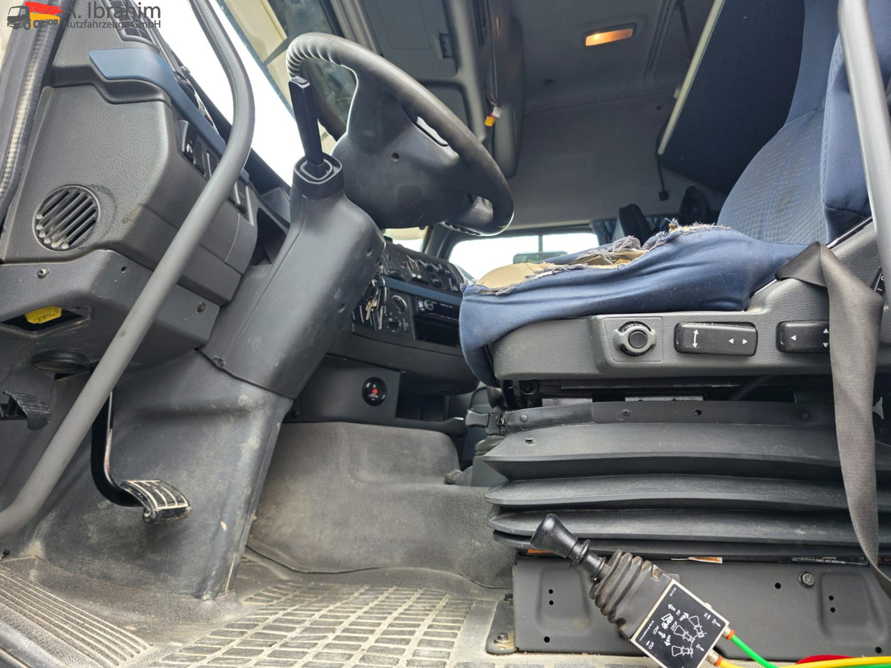Volvo FH 520 | 6x4 | V8 | Kipphydraulik | Blatt Blatt | Schaltgetriebe | Klima | Trommelbremse | 3 Pedals - Tractor unit: picture 3 Volvo FH 520 | 6x4 | V8 | Kipphydraulik | Blatt Blatt | Schaltgetriebe | Klima | Trommelbremse | 3 Pedals - Tractor unit: picture 3
