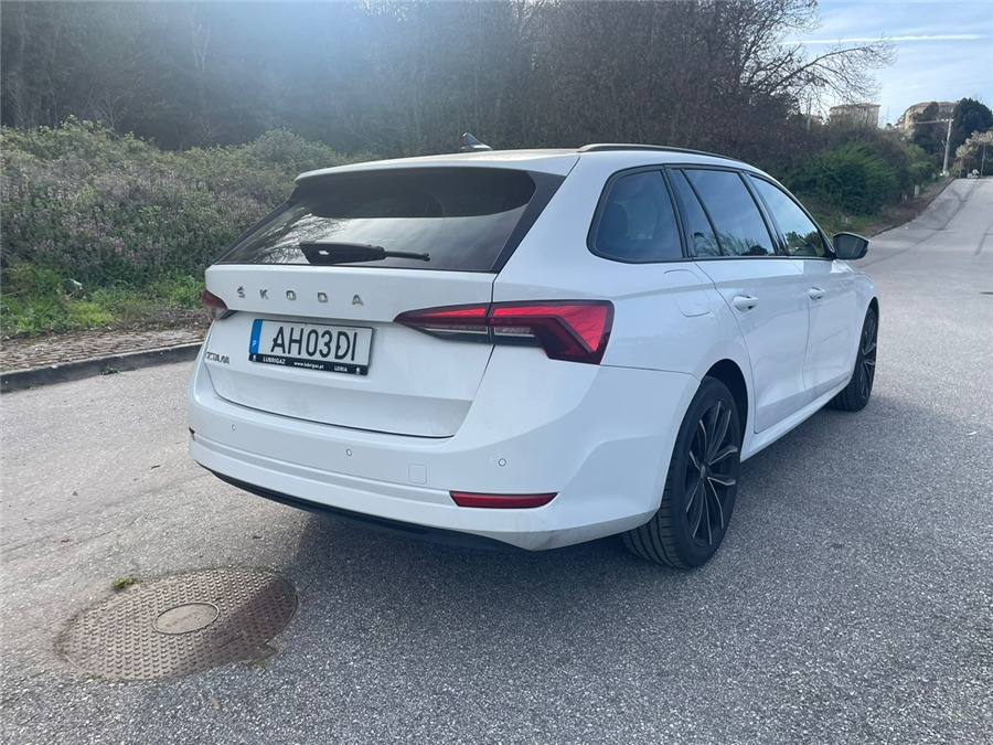 SKODA OCTAVIA - Car: picture 4 SKODA OCTAVIA - Car: picture 4