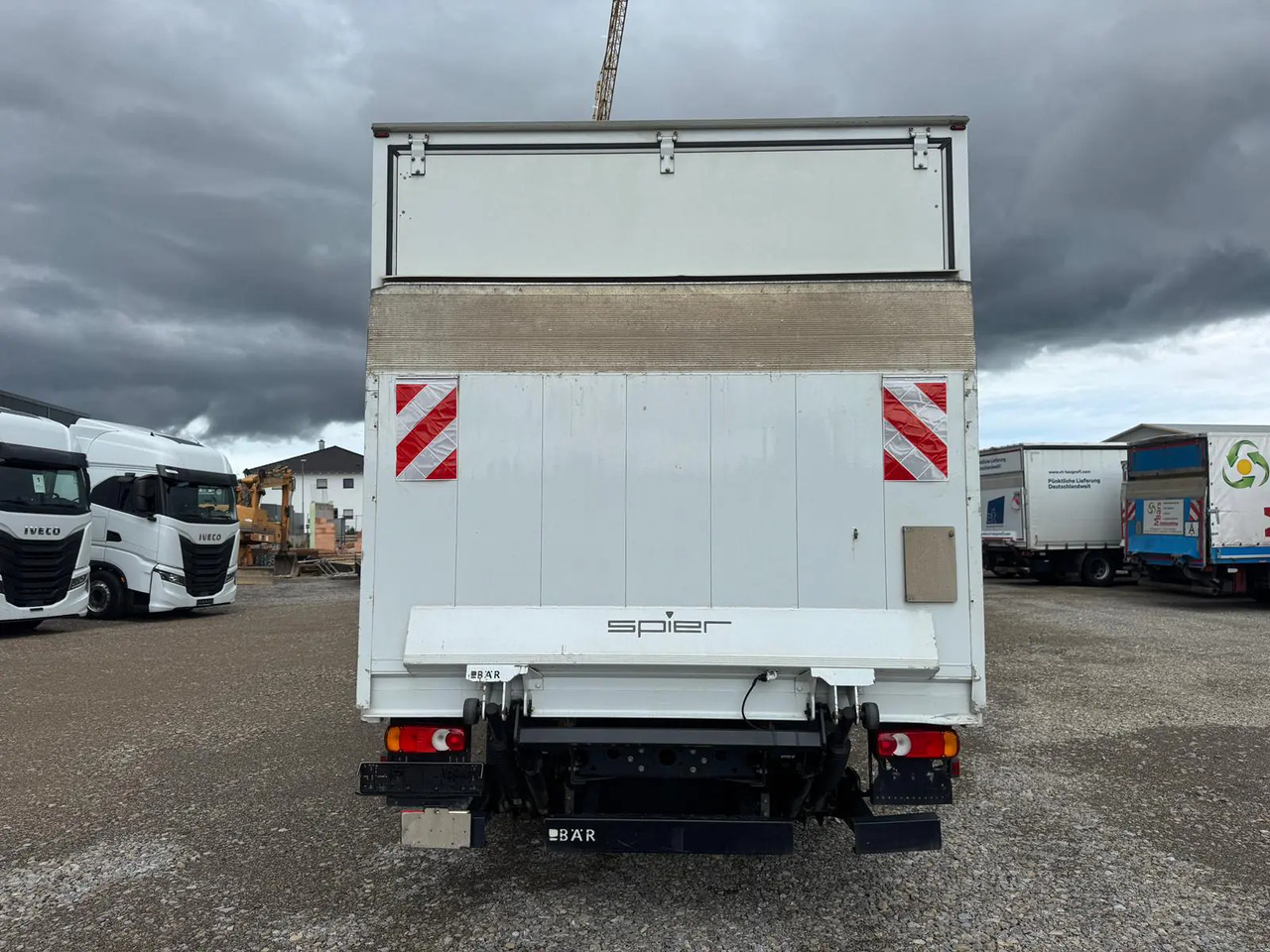 IVECO EUROCARGO 75E19P - Box truck: picture 3 IVECO EUROCARGO 75E19P - Box truck: picture 3