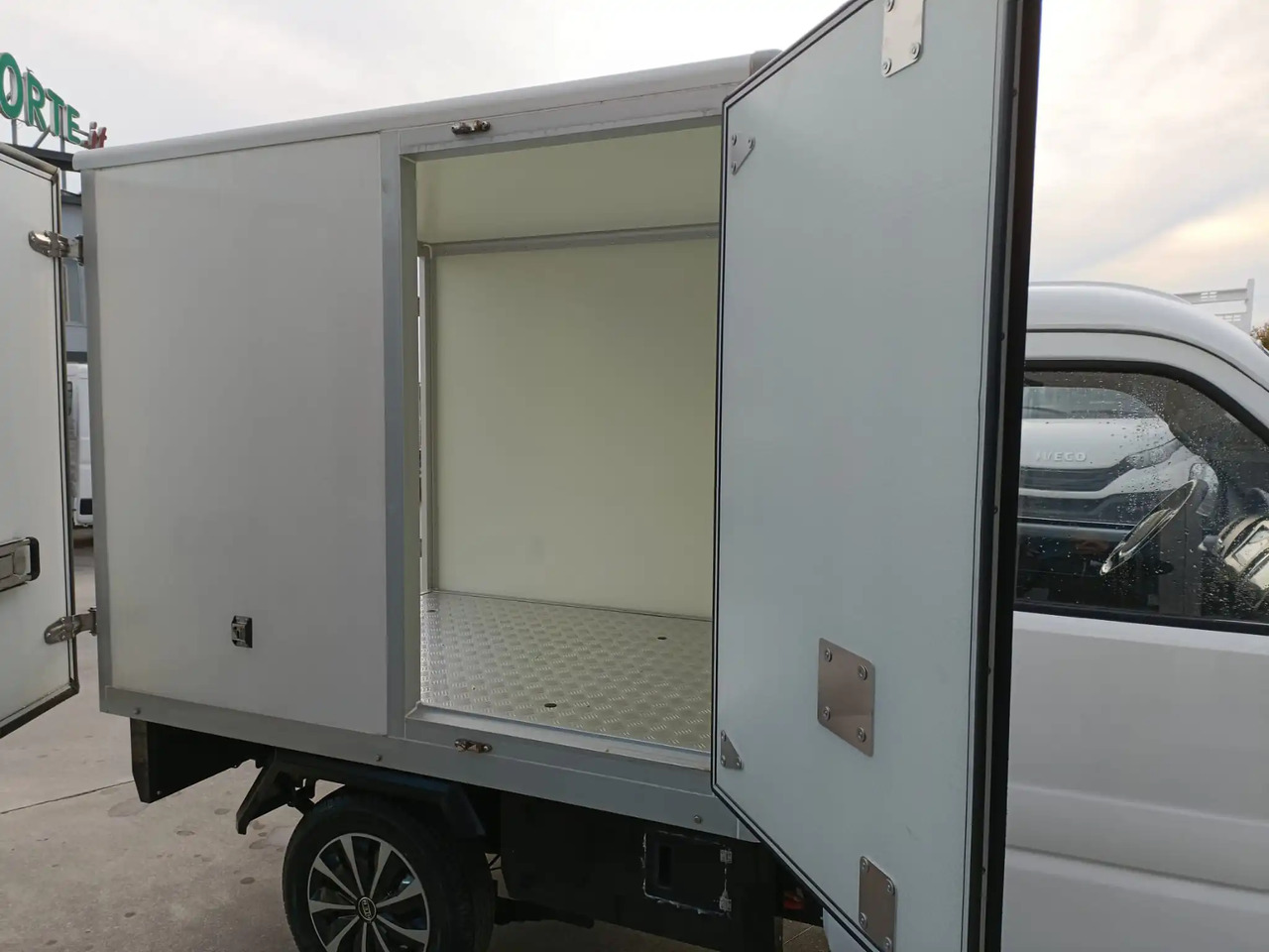 Lease a  NEXTEM FURGONE BOX 100% ELETTRICO NEXTEM FURGONE BOX 100% ELETTRICO: picture 8