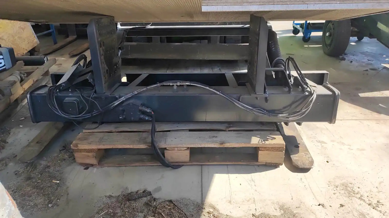 SPONDA IDRAULICA BATTENTE BAR - Tail lift: picture 4 SPONDA IDRAULICA BATTENTE BAR - Tail lift: picture 4
