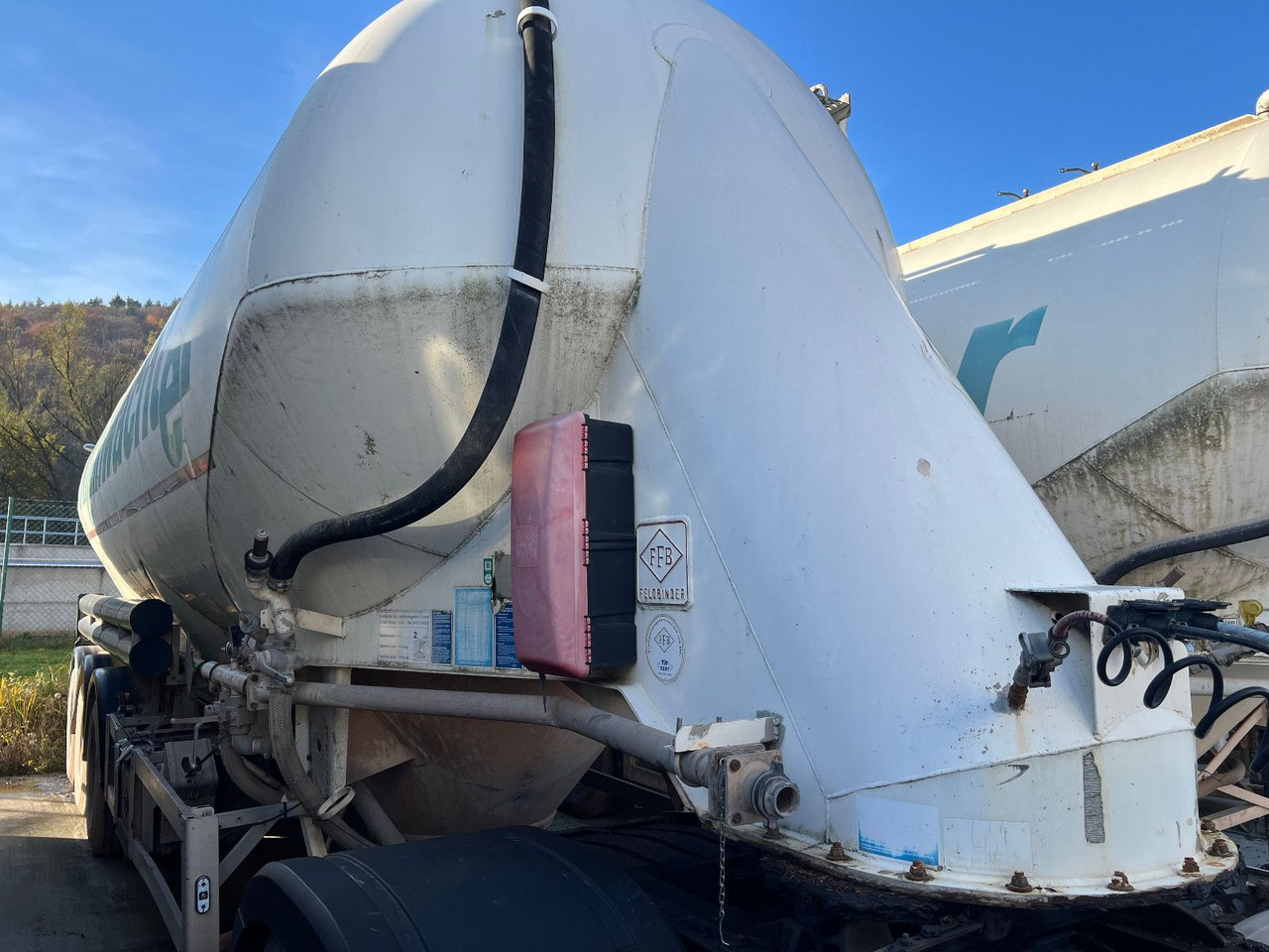 Feldbinder EUT 46,3 - Silo semi-trailer: picture 3 Feldbinder EUT 46,3 - Silo semi-trailer: picture 3