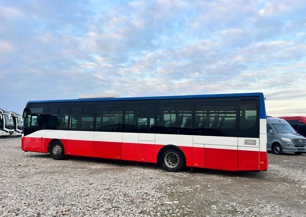 City bus Iveco Crossway LE: picture 10