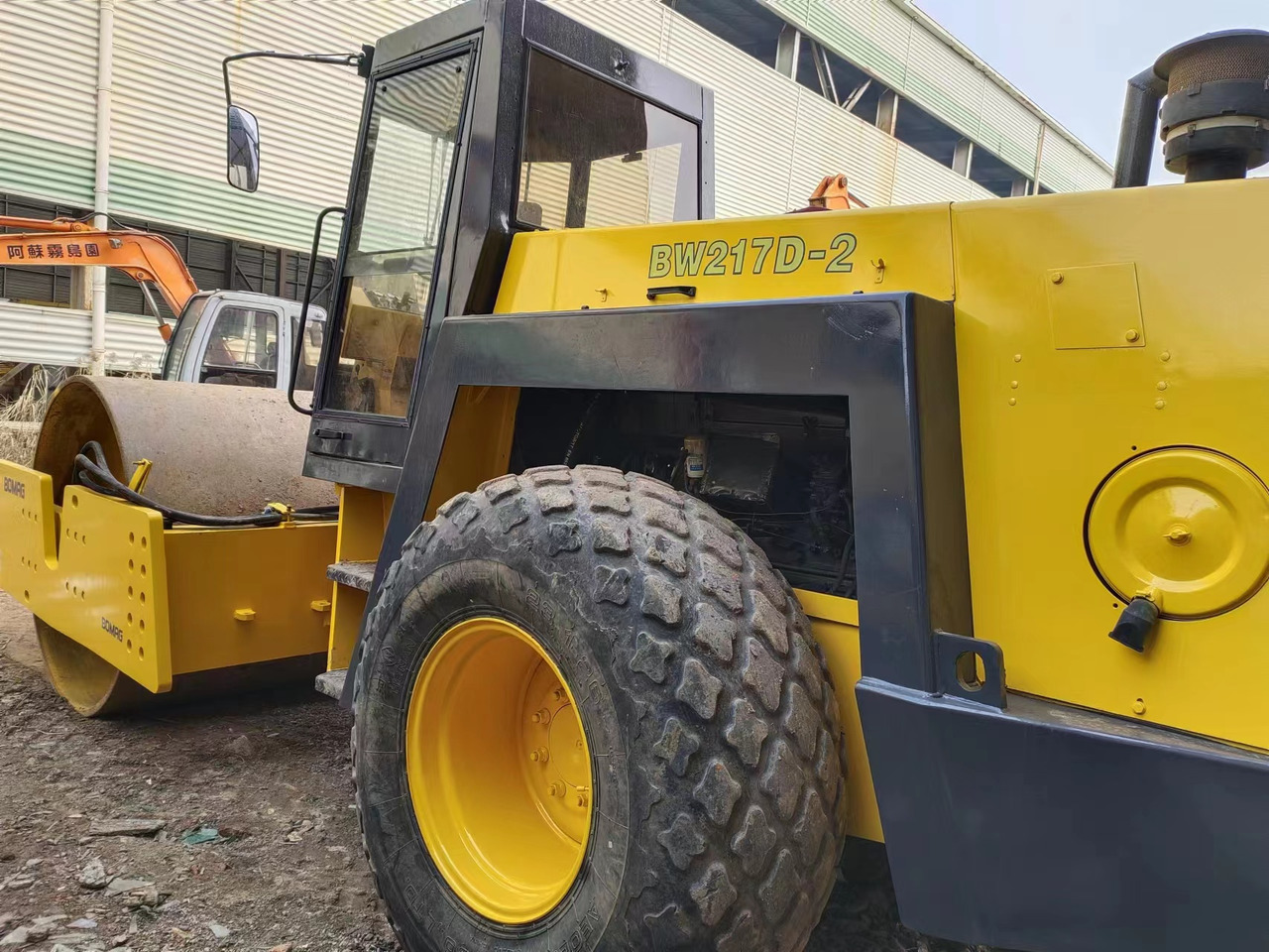 BOMAG BW217D - Compactor: picture 4 BOMAG BW217D - Compactor: picture 4