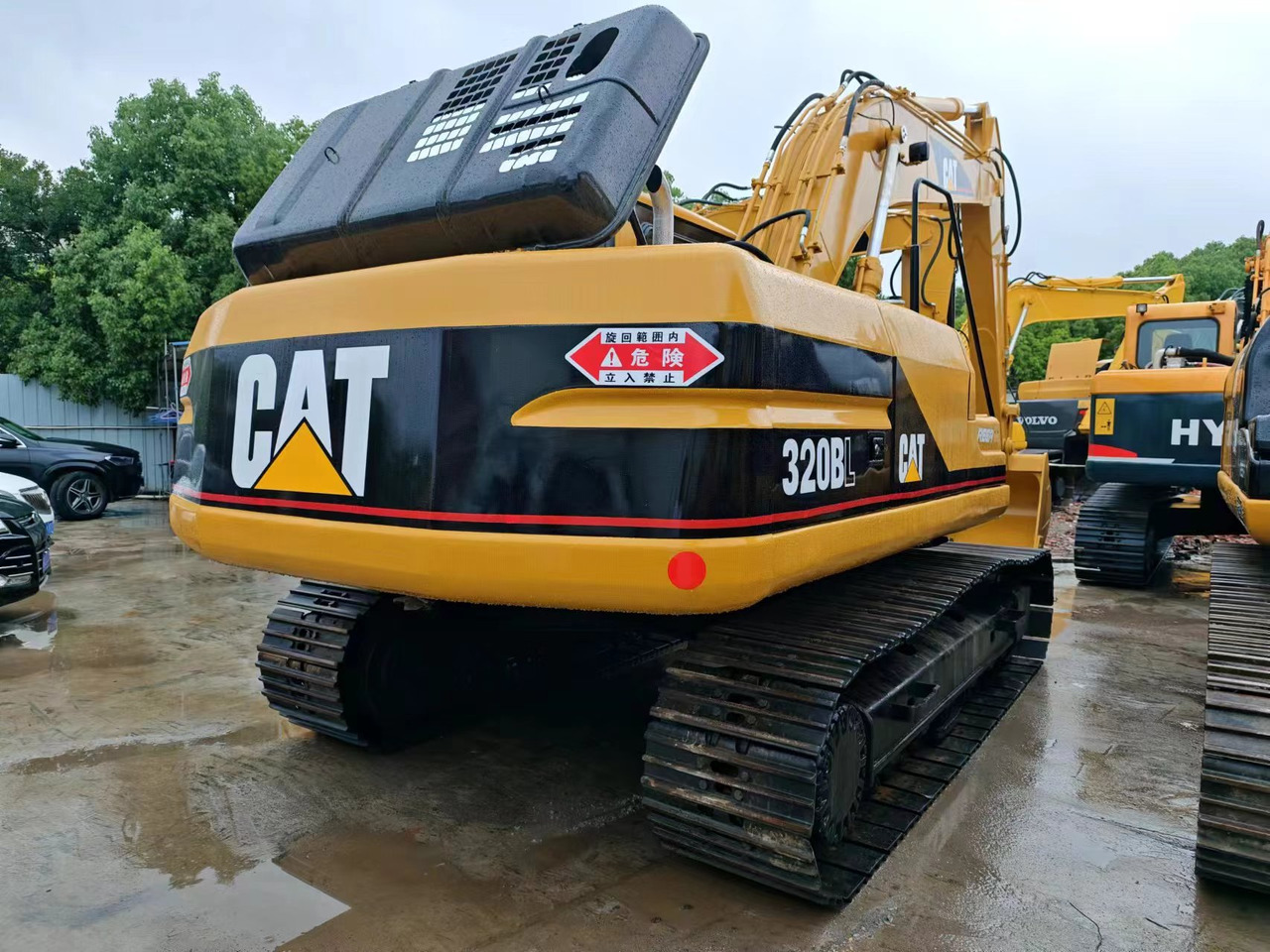 CATERPILLAR 320BL - Crawler excavator: picture 2 CATERPILLAR 320BL - Crawler excavator: picture 2