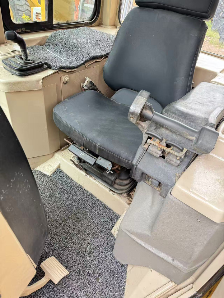 CATERPILLAR D5M - Bulldozer: picture 3 CATERPILLAR D5M - Bulldozer: picture 3