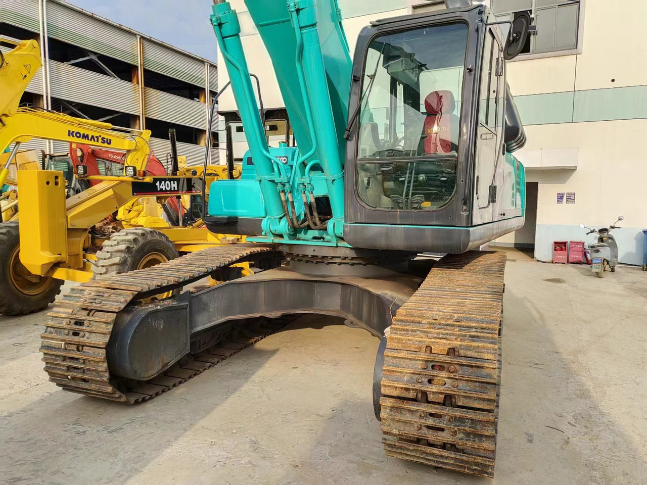 KOBELCO SK350LC-8 - Crawler excavator: picture 2 KOBELCO SK350LC-8 - Crawler excavator: picture 2
