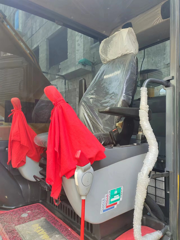 KOMATSU PC200-8N1 - Crawler excavator: picture 4 KOMATSU PC200-8N1 - Crawler excavator: picture 4