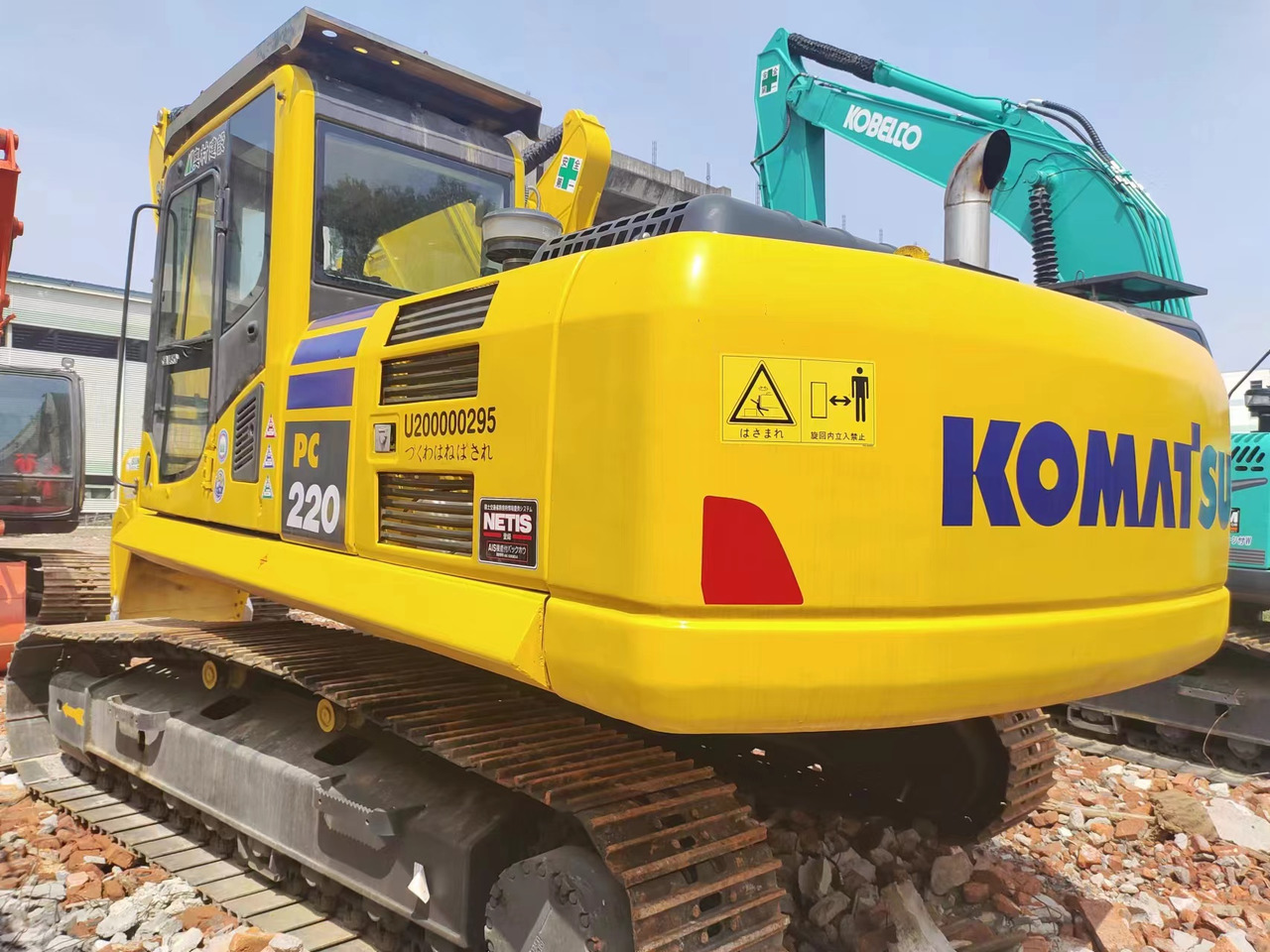 KOMATSU PC220-8 - Crawler excavator: picture 5 KOMATSU PC220-8 - Crawler excavator: picture 5