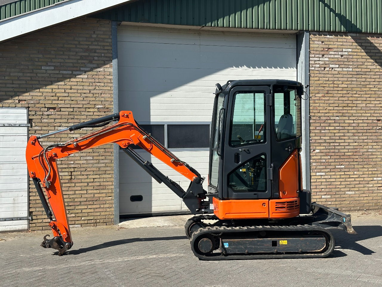 Mini excavator Hitachi ZX26U-6 CR Mini Pelle 2,7T, 26400 EUR
