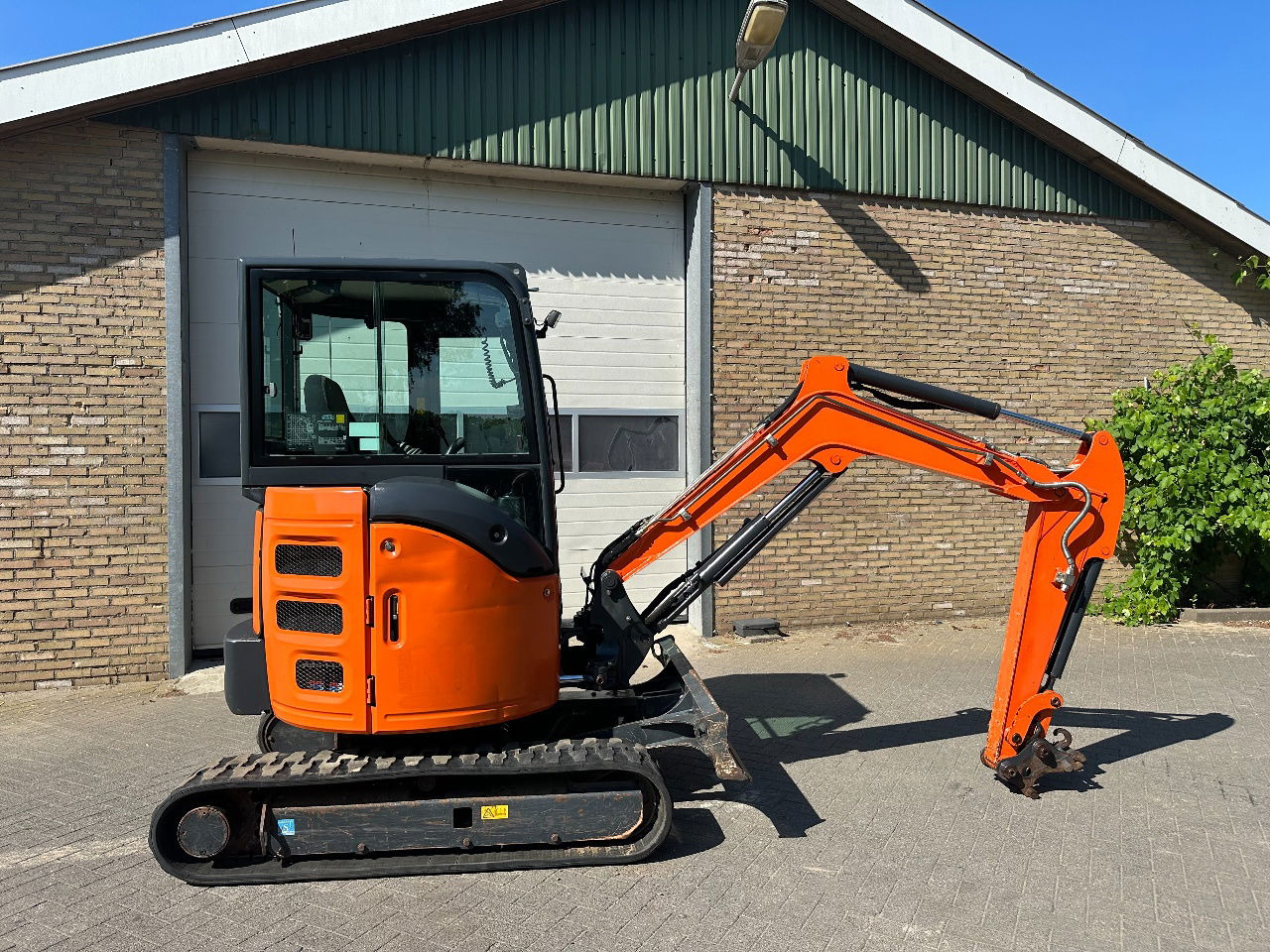 Hitachi ZX26U-6CR - Mini excavator: picture 5 Hitachi ZX26U-6CR - Mini excavator: picture 5