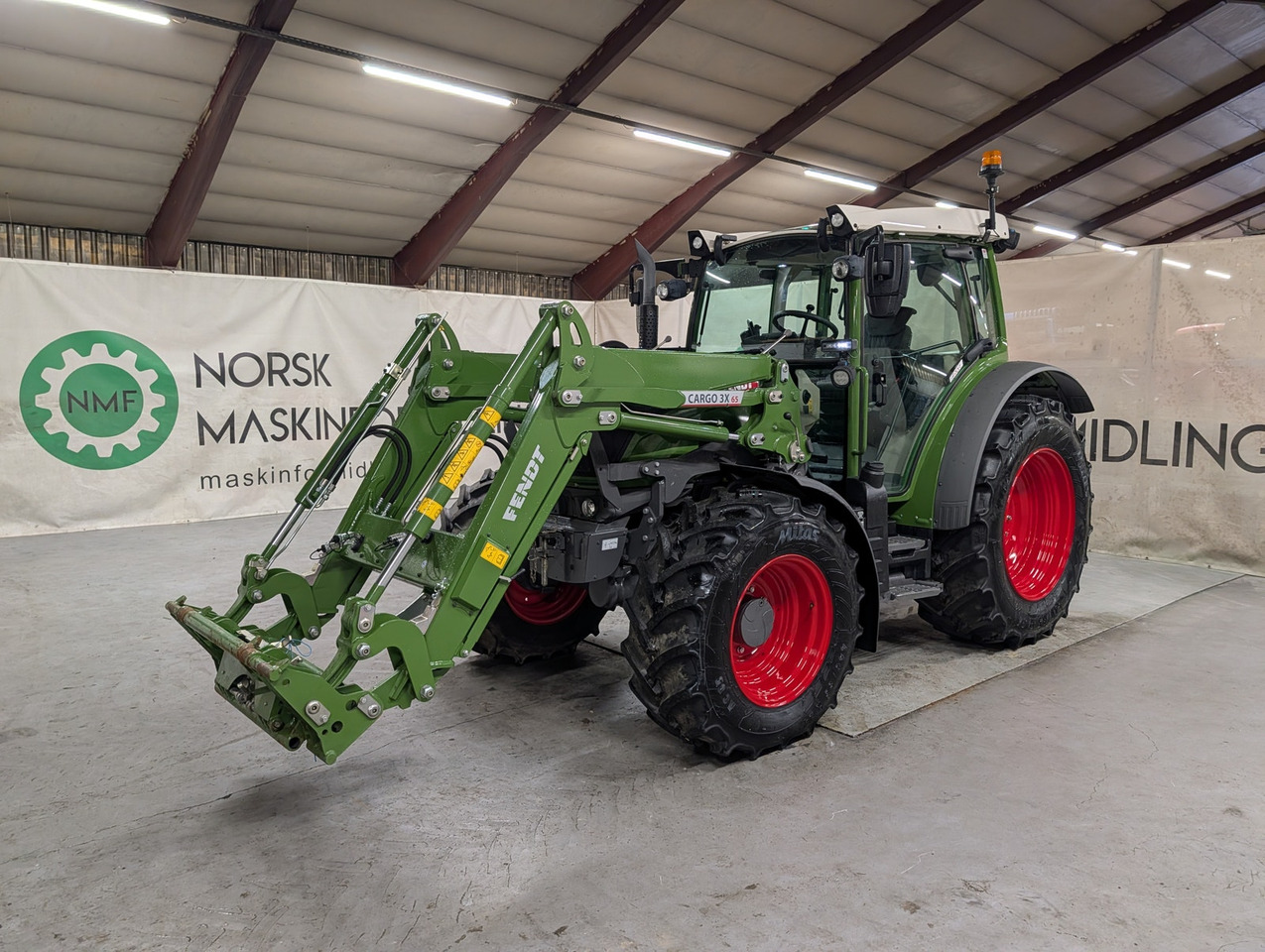 Fendt 211 Vario - Farm tractor: picture 1 Fendt 211 Vario - Farm tractor: picture 1