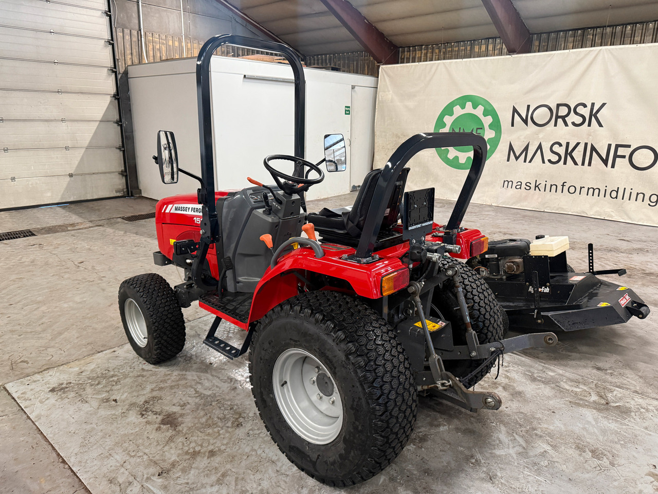 Massey Ferguson 1520 #MVA FRI# - Farm tractor: picture 2 Massey Ferguson 1520 #MVA FRI# - Farm tractor: picture 2