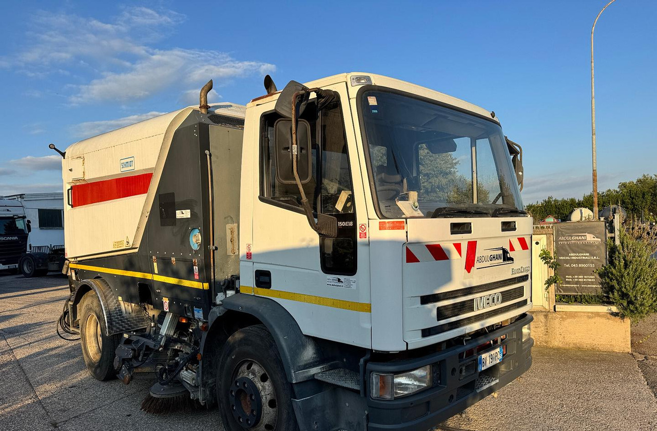 Iveco EuroCargo 150E18 spazzatrice - Road sweeper: picture 2 Iveco EuroCargo 150E18 spazzatrice - Road sweeper: picture 2