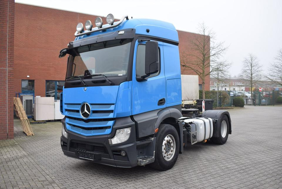 Mercedes-Benz Actros 1843 Stream Space Kipphydraulik Klima - Tractor unit: picture 2 Mercedes-Benz Actros 1843 Stream Space Kipphydraulik Klima - Tractor unit: picture 2