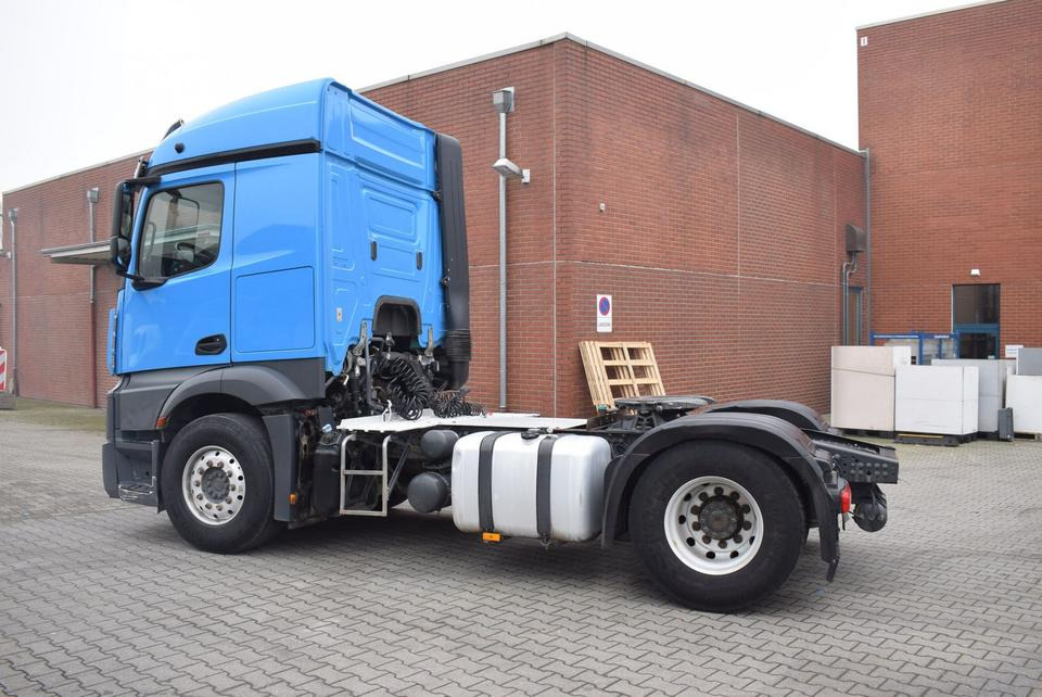 Mercedes-Benz Actros 1843 Stream Space Kipphydraulik Klima - Tractor unit: picture 4 Mercedes-Benz Actros 1843 Stream Space Kipphydraulik Klima - Tractor unit: picture 4