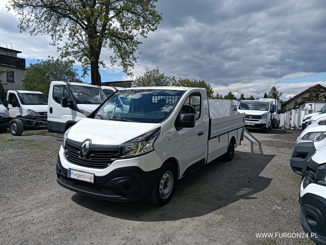 RENAULT TRAFIC SKRZYNIA PAKA Z NAJAZDAMI I PÓŁKAMI NR 689 - Other machinery: picture 1 RENAULT TRAFIC SKRZYNIA PAKA Z NAJAZDAMI I PÓŁKAMI NR 689 - Other machinery: picture 1