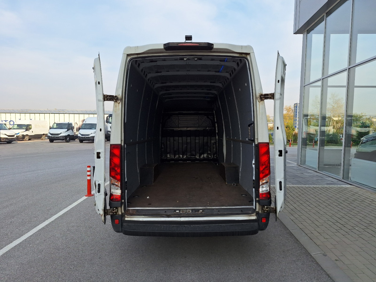 IVECO Daily 35S14 16m3 - Panel van: picture 2 IVECO Daily 35S14 16m3 - Panel van: picture 2