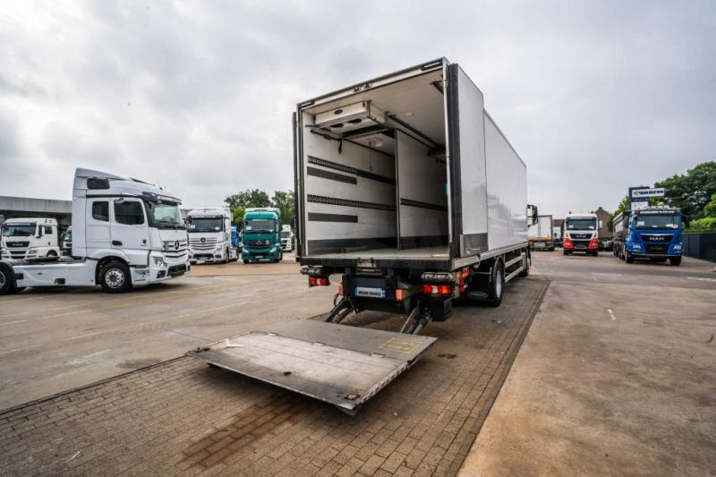 Mercedes ANTOS 1833 +CARRIER SUPRA MULTI 1250Mt+DHOLLANDIA 2.5T - Refrigerator truck: picture 5 Mercedes ANTOS 1833 +CARRIER SUPRA MULTI 1250Mt+DHOLLANDIA 2.5T - Refrigerator truck: picture 5