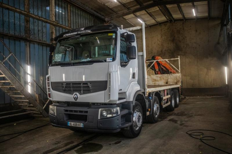 Renault KERAX 380DXI-8x4+PK18TM/3EXT - Dropside/ Flatbed truck, Crane truck: picture 1 Renault KERAX 380DXI-8x4+PK18TM/3EXT - Dropside/ Flatbed truck, Crane truck: picture 1