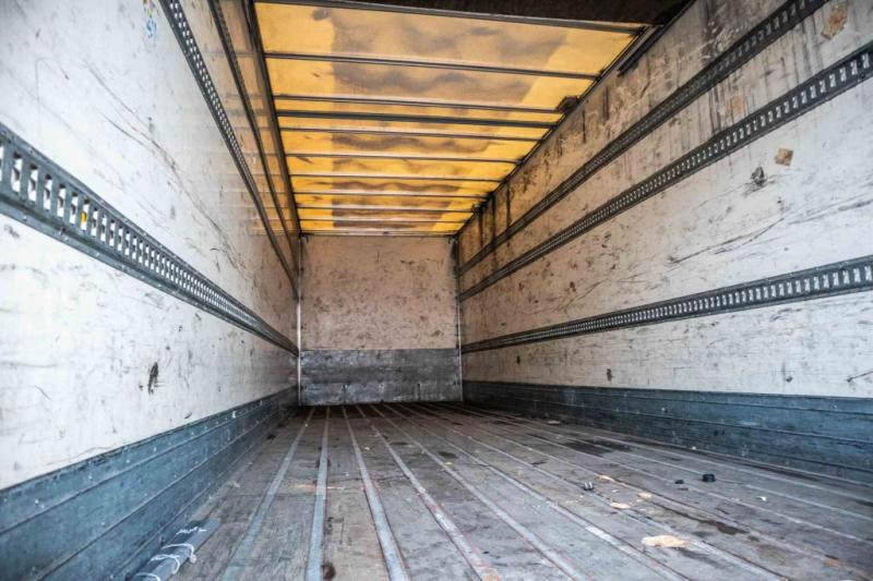 Renault MIDLUM 270 DXI (18t.)+DHOLLANDIA 2T. - Box truck: picture 5 Renault MIDLUM 270 DXI (18t.)+DHOLLANDIA 2T. - Box truck: picture 5