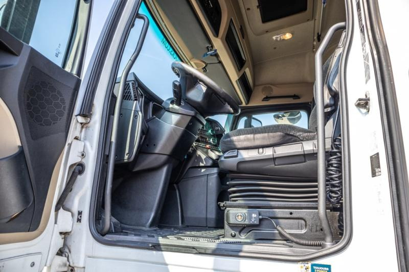 Lease a Mercedes ACTROS 1845 LS Mercedes ACTROS 1845 LS: picture 8