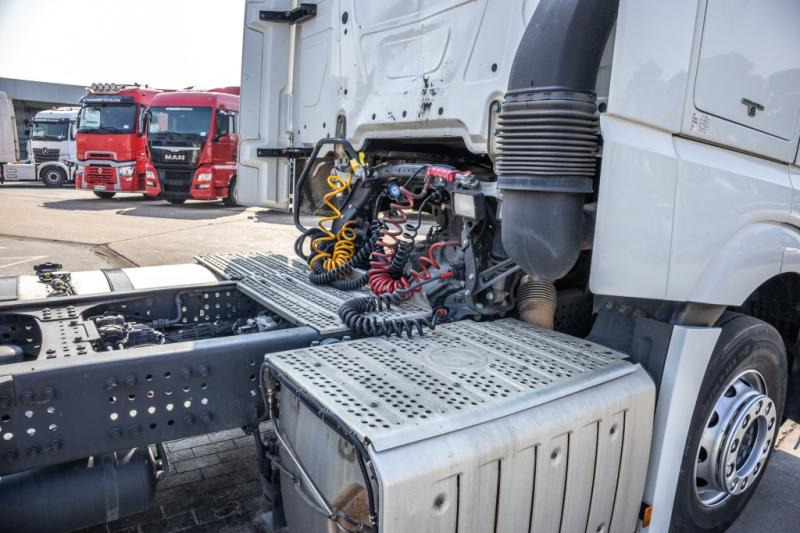 Lease a Mercedes ACTROS 1845 LS Mercedes ACTROS 1845 LS: picture 6