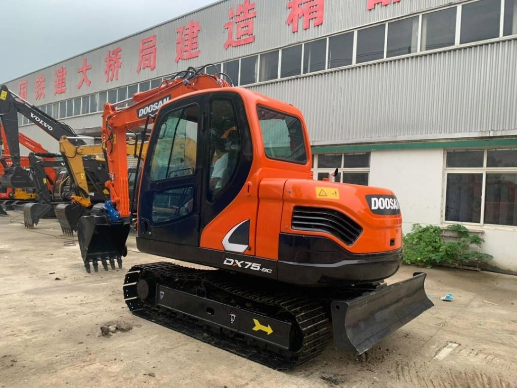 Doosan DX 75-9 C - Mini excavator: picture 3 Doosan DX 75-9 C - Mini excavator: picture 3