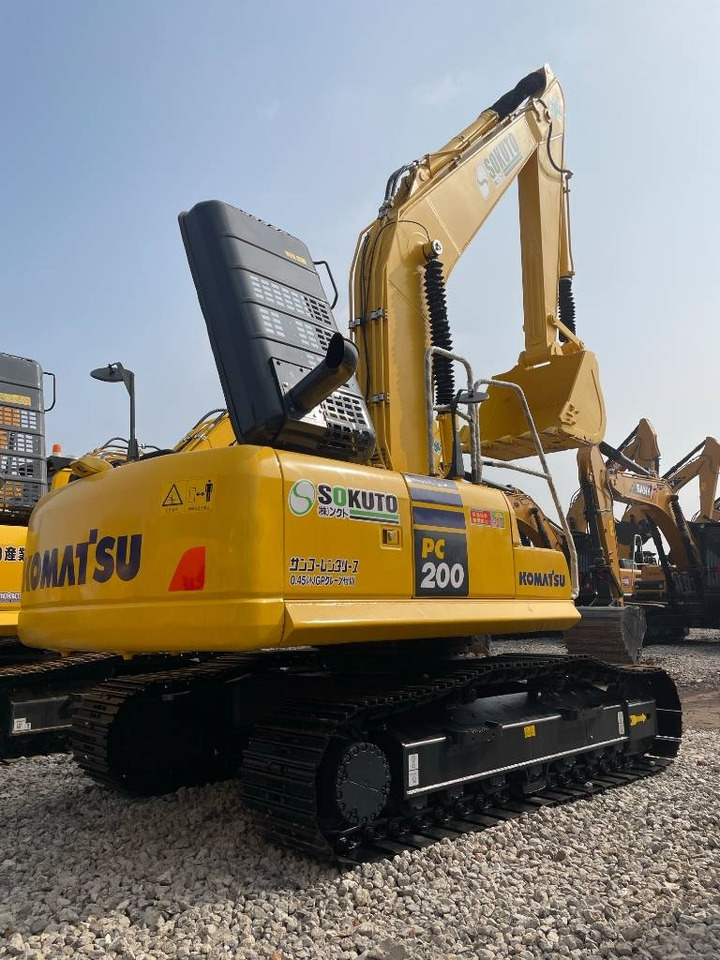 Komatsu PC 200 - Crawler excavator: picture 1 Komatsu PC 200 - Crawler excavator: picture 1