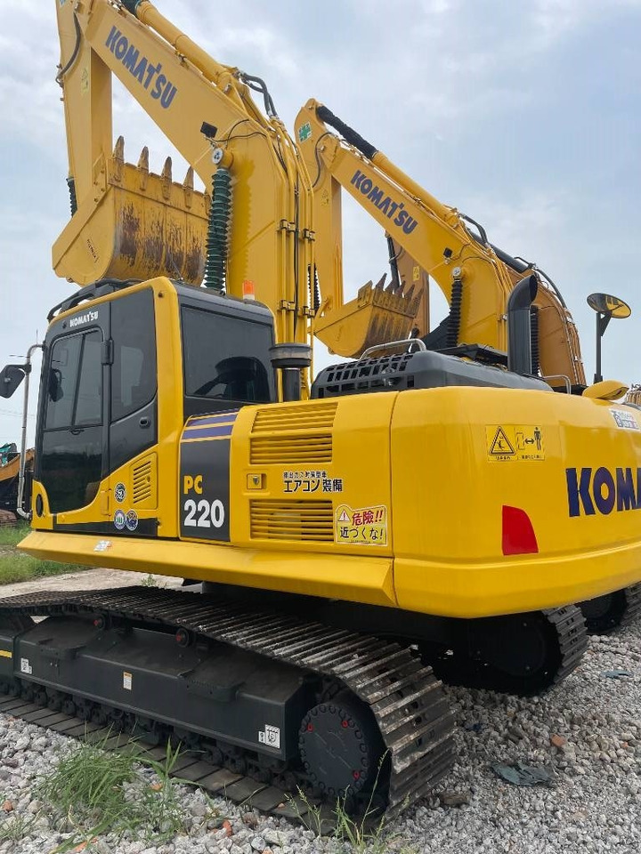 Komatsu PC 220 - Crawler excavator: picture 1 Komatsu PC 220 - Crawler excavator: picture 1