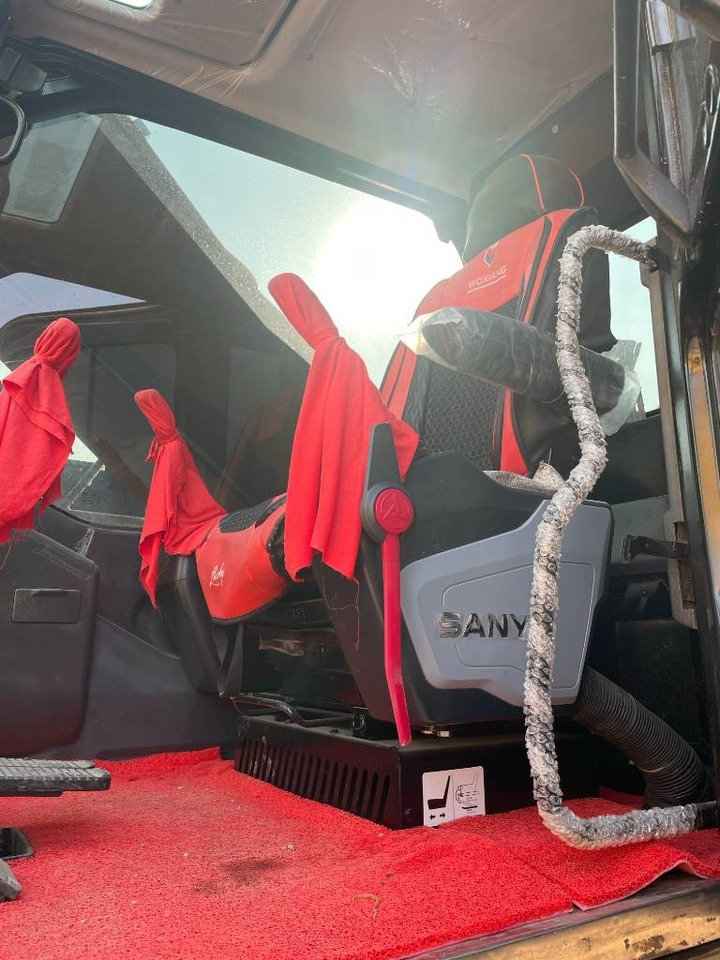 Sany 235 - Crawler excavator: picture 4 Sany 235 - Crawler excavator: picture 4