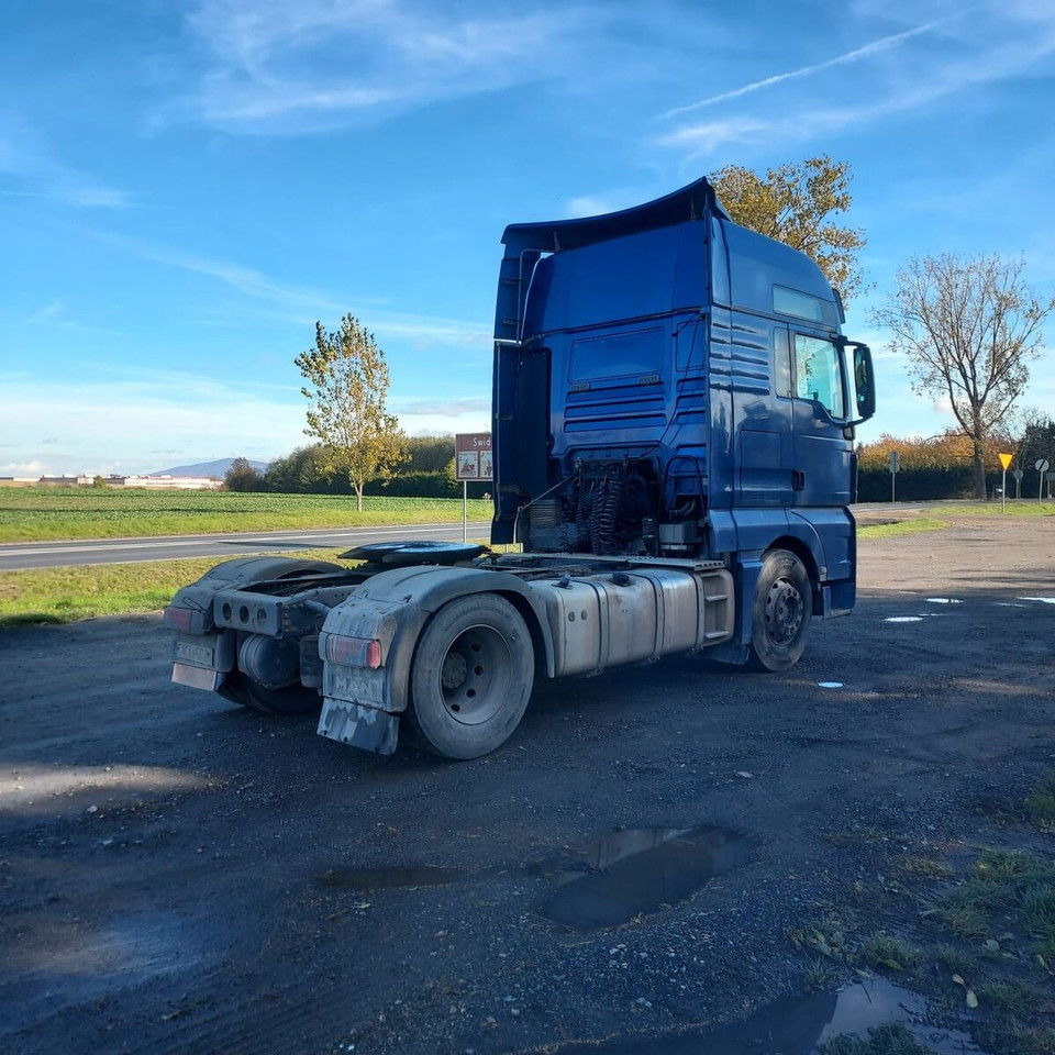 MAN TGX 18.440 -2011- retarder - automatic gearbox - Tractor unit: picture 4 MAN TGX 18.440 -2011- retarder - automatic gearbox - Tractor unit: picture 4