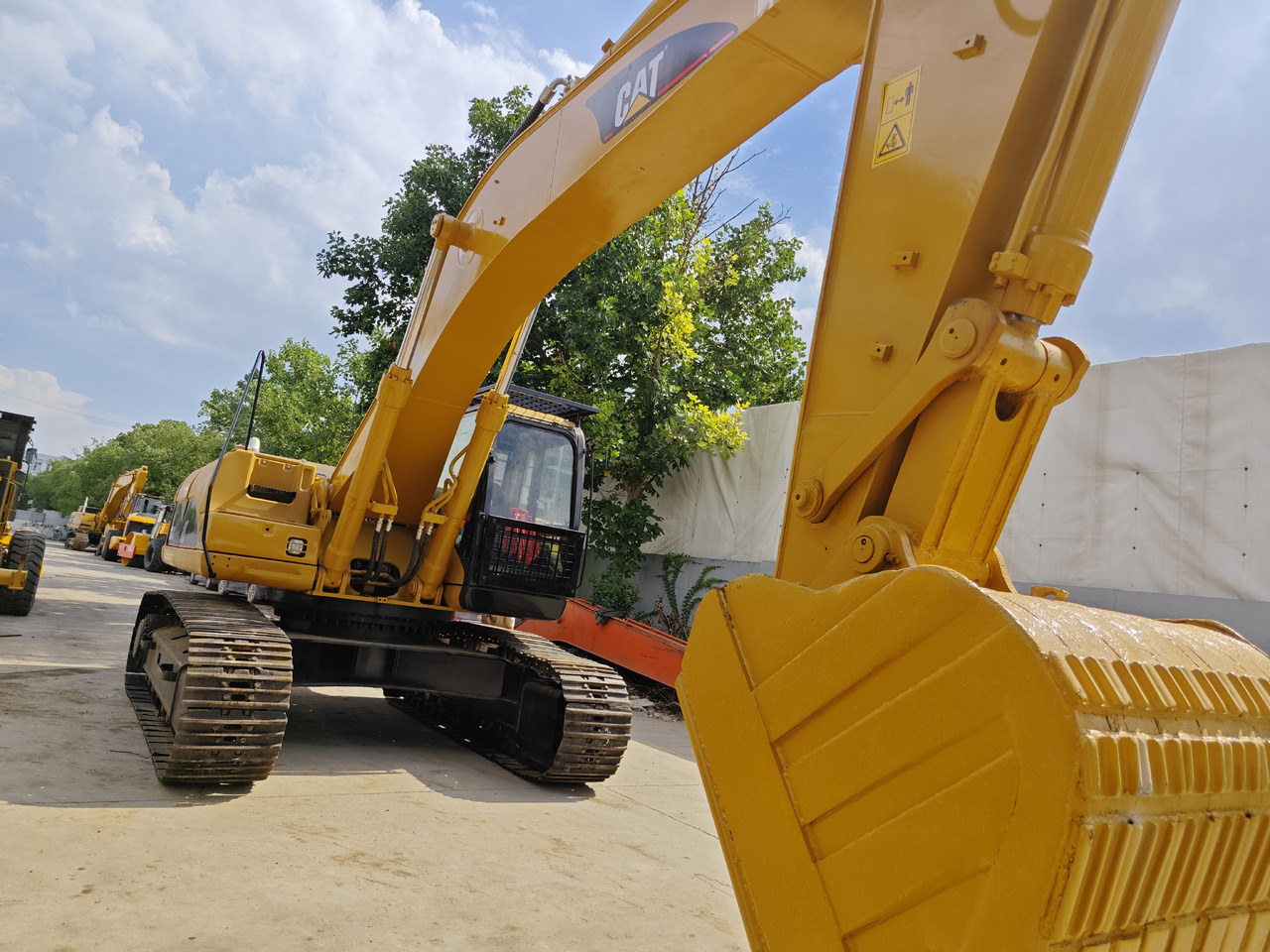 CATERPILLAR 330C - Crawler excavator: picture 2 CATERPILLAR 330C - Crawler excavator: picture 2