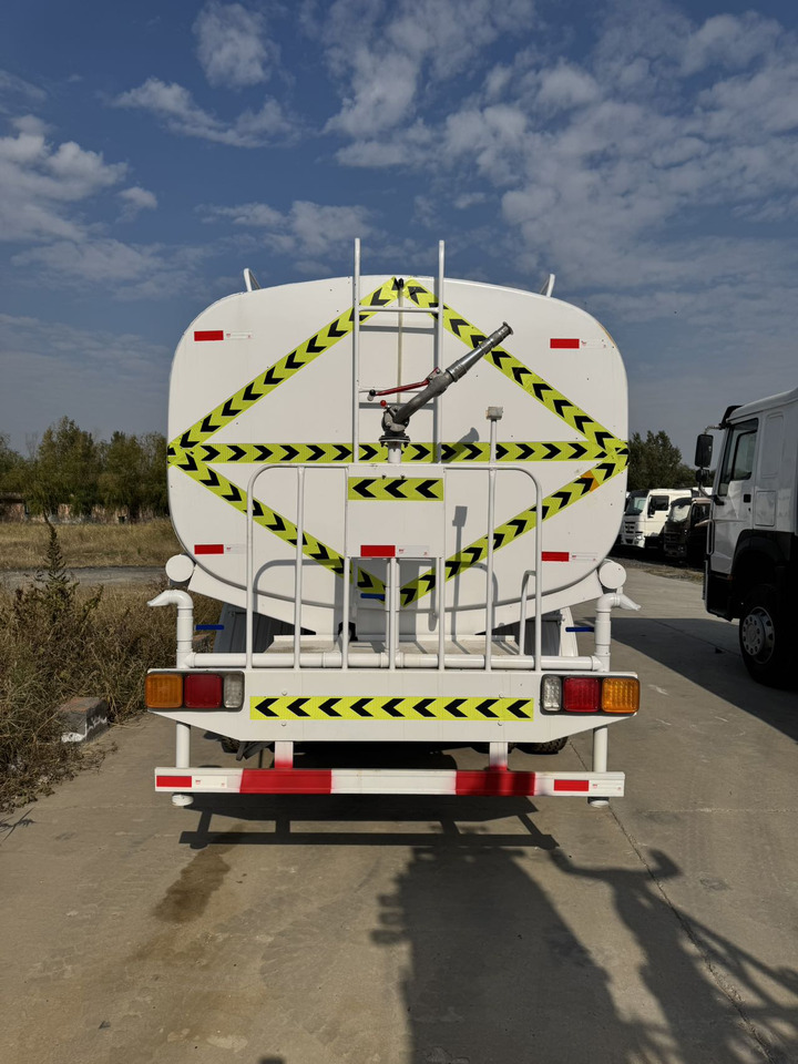 HOWO 371 Water Tanker Truck - Tank truck: picture 5 HOWO 371 Water Tanker Truck - Tank truck: picture 5