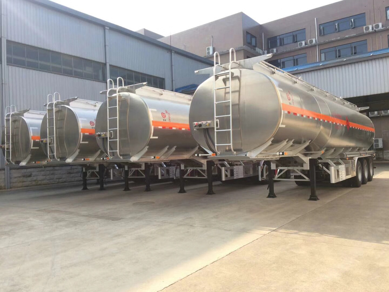 JSIE JSIE9400FT - Tank semi-trailer: picture 1 JSIE JSIE9400FT - Tank semi-trailer: picture 1