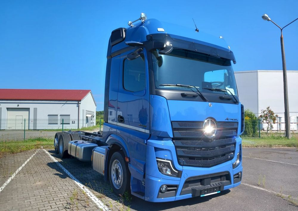 Mercedes-Benz Actros 2548 LnR - Cab chassis truck: picture 1 Mercedes-Benz Actros 2548 LnR - Cab chassis truck: picture 1