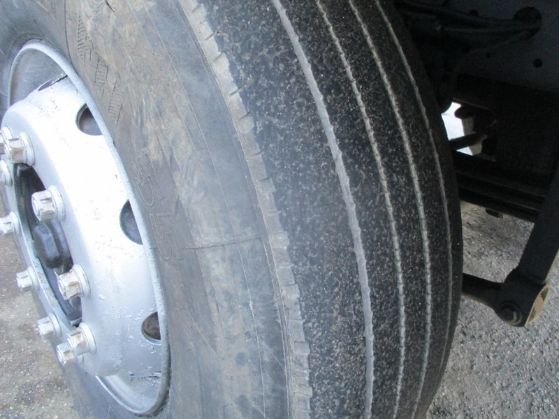 Tipper MAN 26.402 6x4 , ZF Manual , Retarder , 3 Way tipper , Spring suspension: picture 15 Tipper MAN 26.402 6x4 , ZF Manual , Retarder , 3 Way tipper , Spring suspension: picture 15