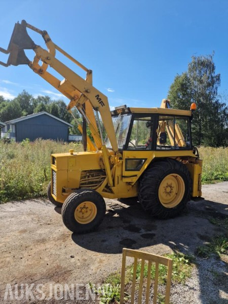 1985 Massey Ferguson 50B Pigghammer, 3 graveskuffer, pallegaffel, skuffe til frontlaster. - Backhoe loader: picture 3 1985 Massey Ferguson 50B Pigghammer, 3 graveskuffer, pallegaffel, skuffe til frontlaster. - Backhoe loader: picture 3