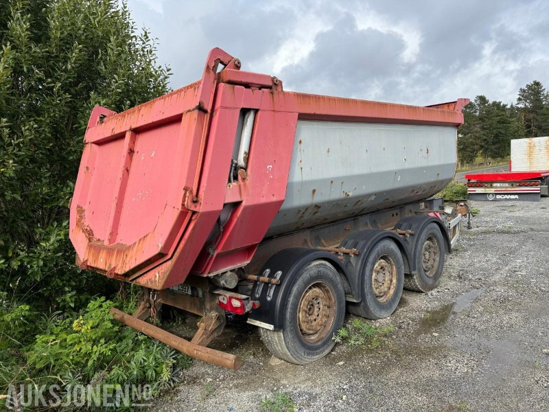 2004 Carnehl Carnehl Hh Trippelkjerre med hydraulisk tipp bakover. - Tipper trailer: picture 3 2004 Carnehl Carnehl Hh Trippelkjerre med hydraulisk tipp bakover. - Tipper trailer: picture 3