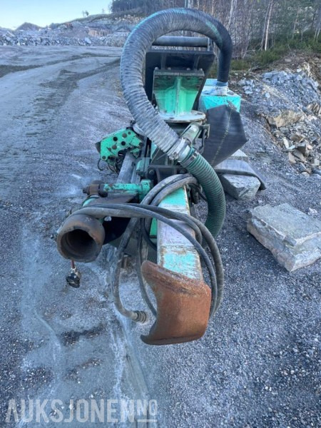 2006 IR Montabert boretårn CPA 225 - HC 40 hammer - Nytt S70 feste i 2022 - Ilmeg støvsuger - kompressor - Drilling rig: picture 3 2006 IR Montabert boretårn CPA 225 - HC 40 hammer - Nytt S70 feste i 2022 - Ilmeg støvsuger - kompressor - Drilling rig: picture 3