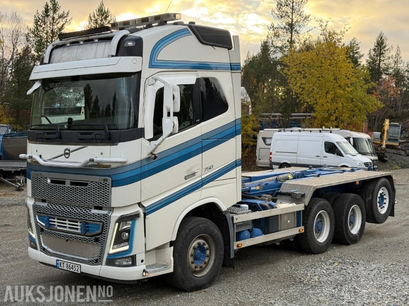 Hook lift truck 2013 Volvo FH16 750 8X4 - 430 000km - Krokbil - Kran hydraulikk - Brøyteplate: picture 1