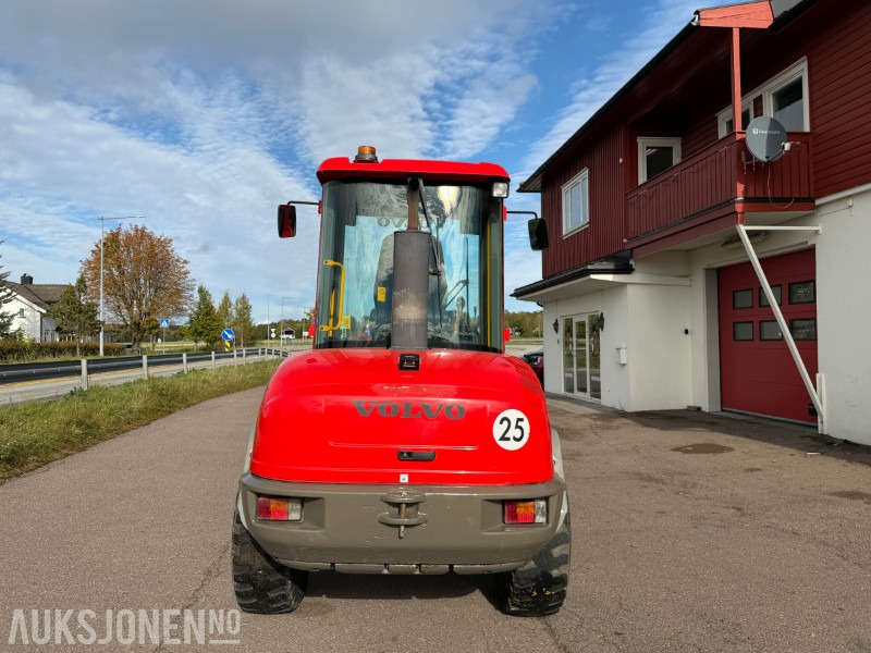 2013 Volvo L30B-Z7X Hjullaster - 6650kg - Ryggekamera - Universalskuff - Pallegafler - Wheel loader: picture 4 2013 Volvo L30B-Z7X Hjullaster - 6650kg - Ryggekamera - Universalskuff - Pallegafler - Wheel loader: picture 4