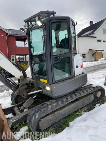 2014 Bobcat E50 5 tonns graver med to skuffer, S40 hurtigfeste og nye gummibelter. - Excavator: picture 3 2014 Bobcat E50 5 tonns graver med to skuffer, S40 hurtigfeste og nye gummibelter. - Excavator: picture 3